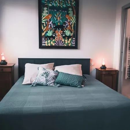 Apartment Vue Superbe Sur Tour De La Lanterne T2 Avec Terrasse Remparts 2 La Rochelle (Charente-Maritime)