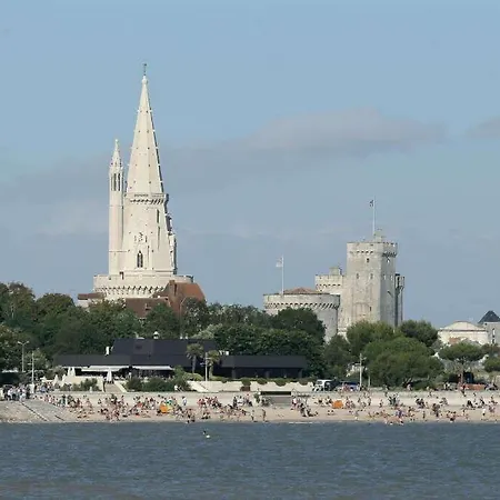 Daire Vue Superbe Sur Tour De La Lanterne T2 Avec Terrasse Remparts 2 *