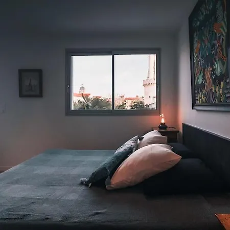 Vue Superbe Sur Tour De La Lanterne T2 Avec Terrasse Remparts 2 * La Rochelle (Charente-Maritime)