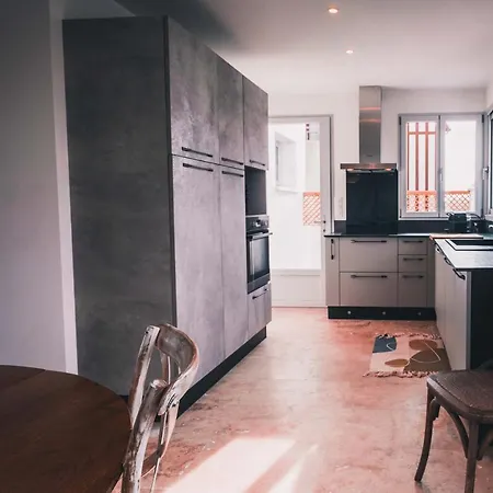 Vue Superbe Sur Tour De La Lanterne T2 Avec Terrasse Remparts 2 *