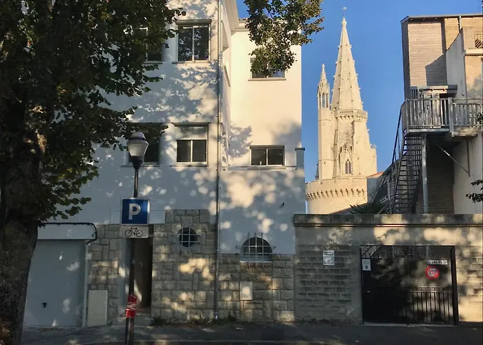 Apartment Vue Superbe Sur Tour De La Lanterne T2 Avec Terrasse Remparts 2 *