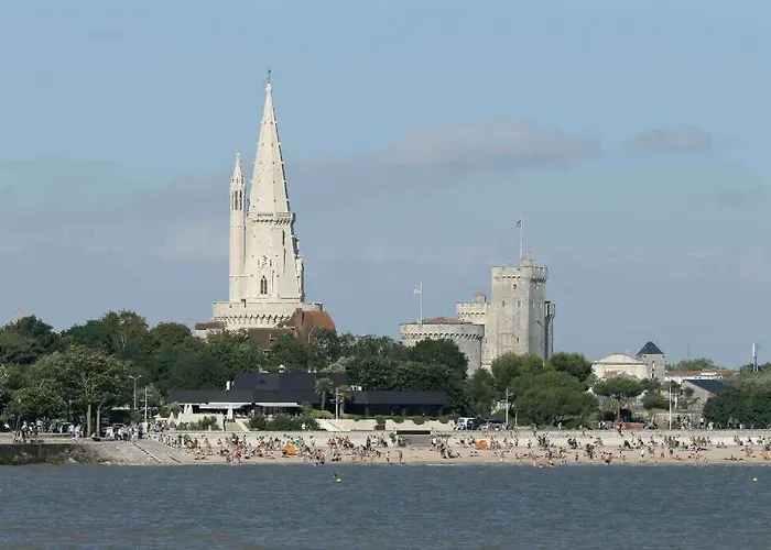 Apartment Vue Superbe Sur Tour De La Lanterne T2 Avec Terrasse Remparts 2 *