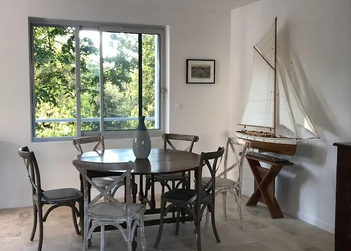 Vue Superbe Sur Tour De La Lanterne T2 Avec Terrasse Remparts 2 Apartment